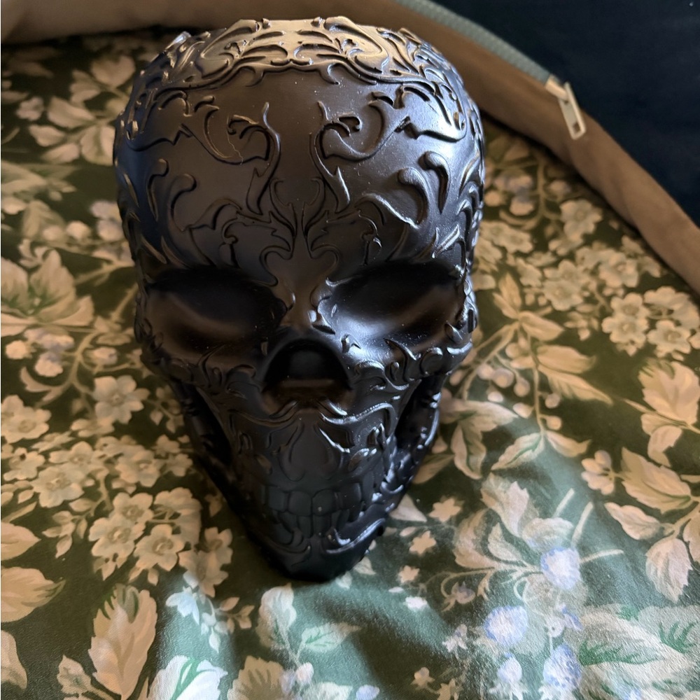 Wicked Vanity Brush Holder Embossed skull. Nicely weighted. Great quality